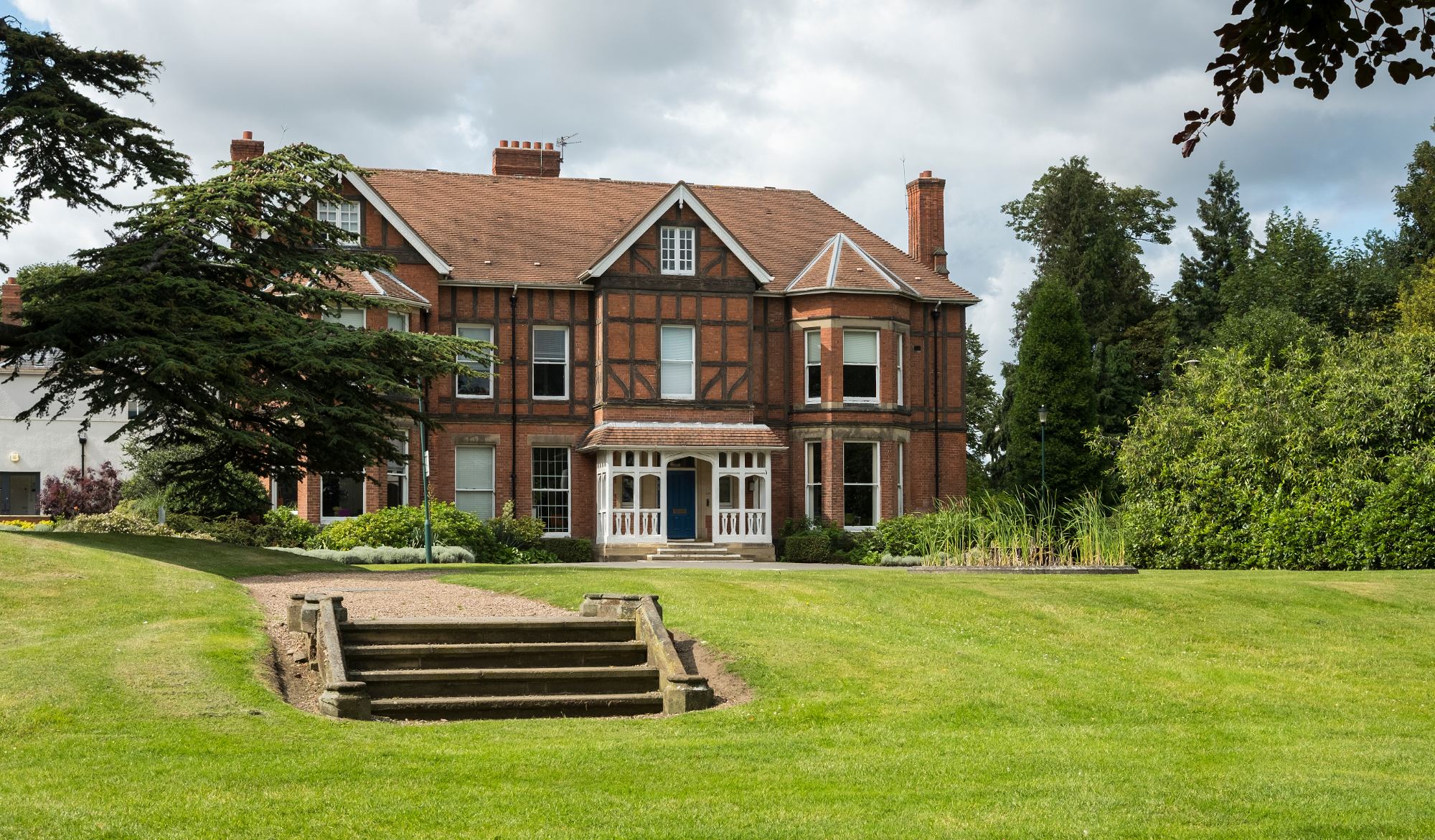 place to live by the sea